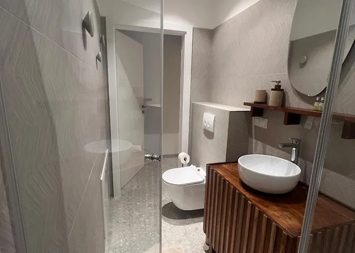K - Cozy Altbau - Perfect Base Відень